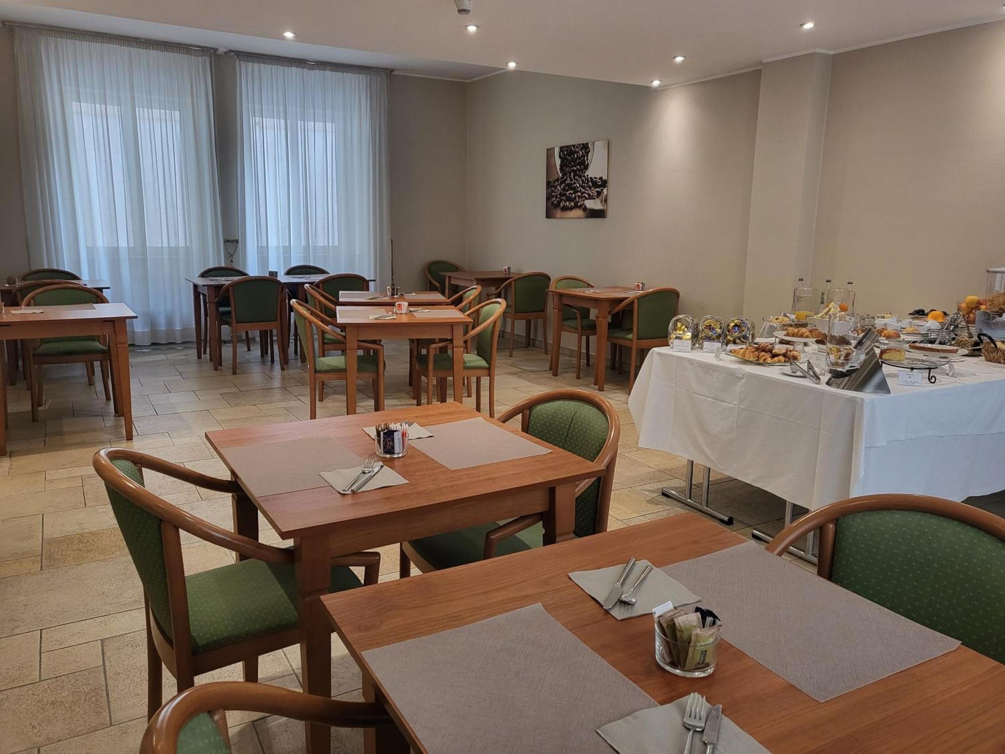 Hotel Lux Alessandria Ngoại thất bức ảnh