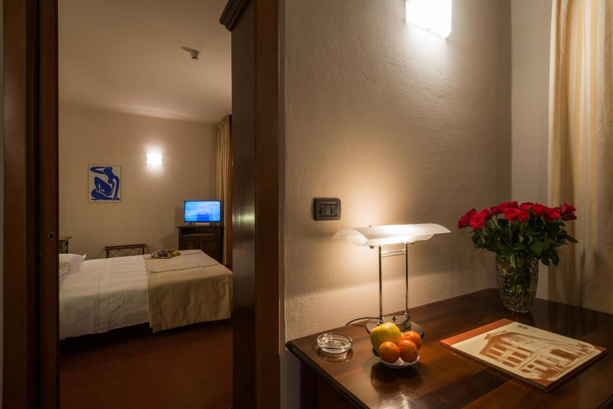 Hotel Lux Alessandria Ngoại thất bức ảnh