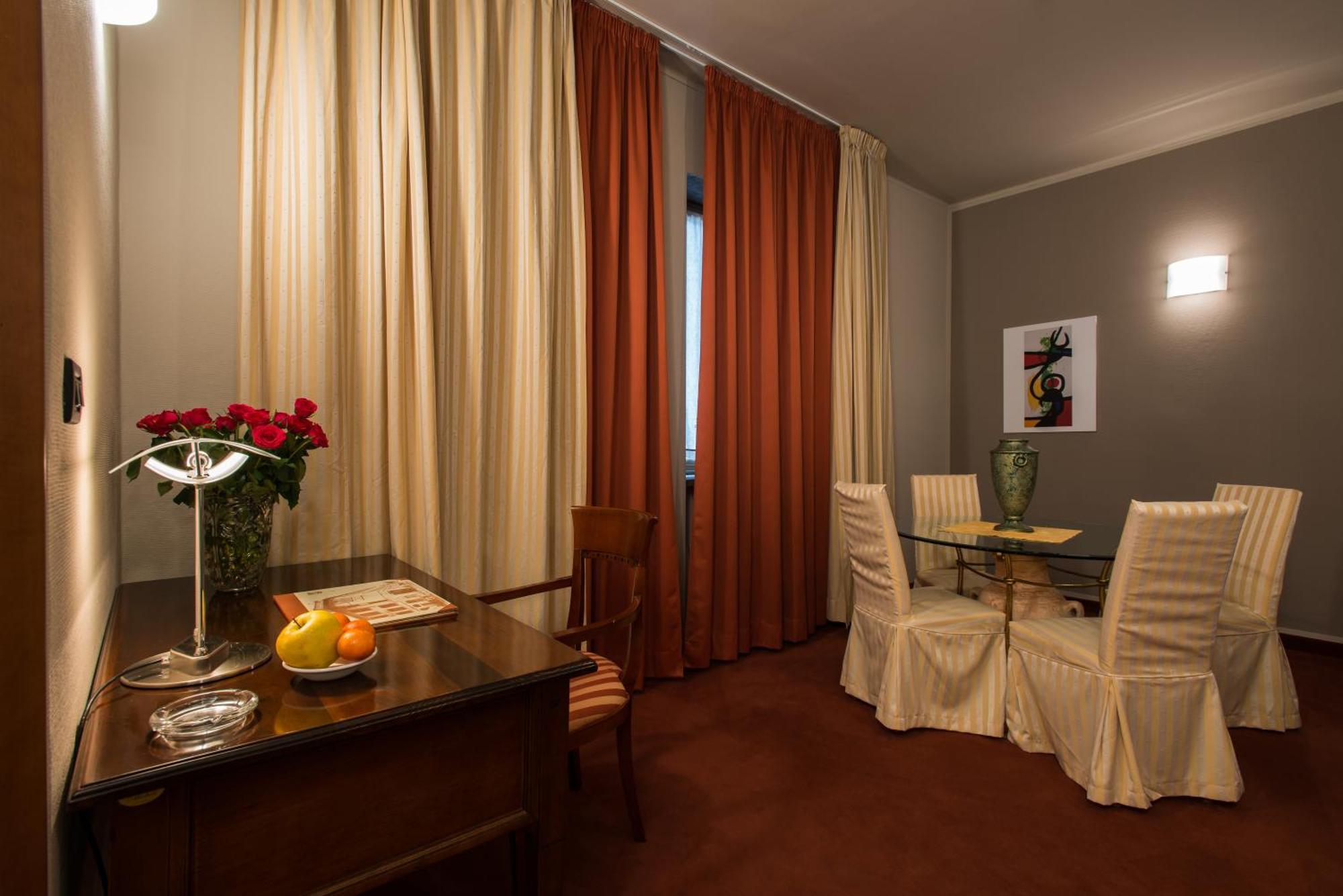 Hotel Lux Alessandria Ngoại thất bức ảnh