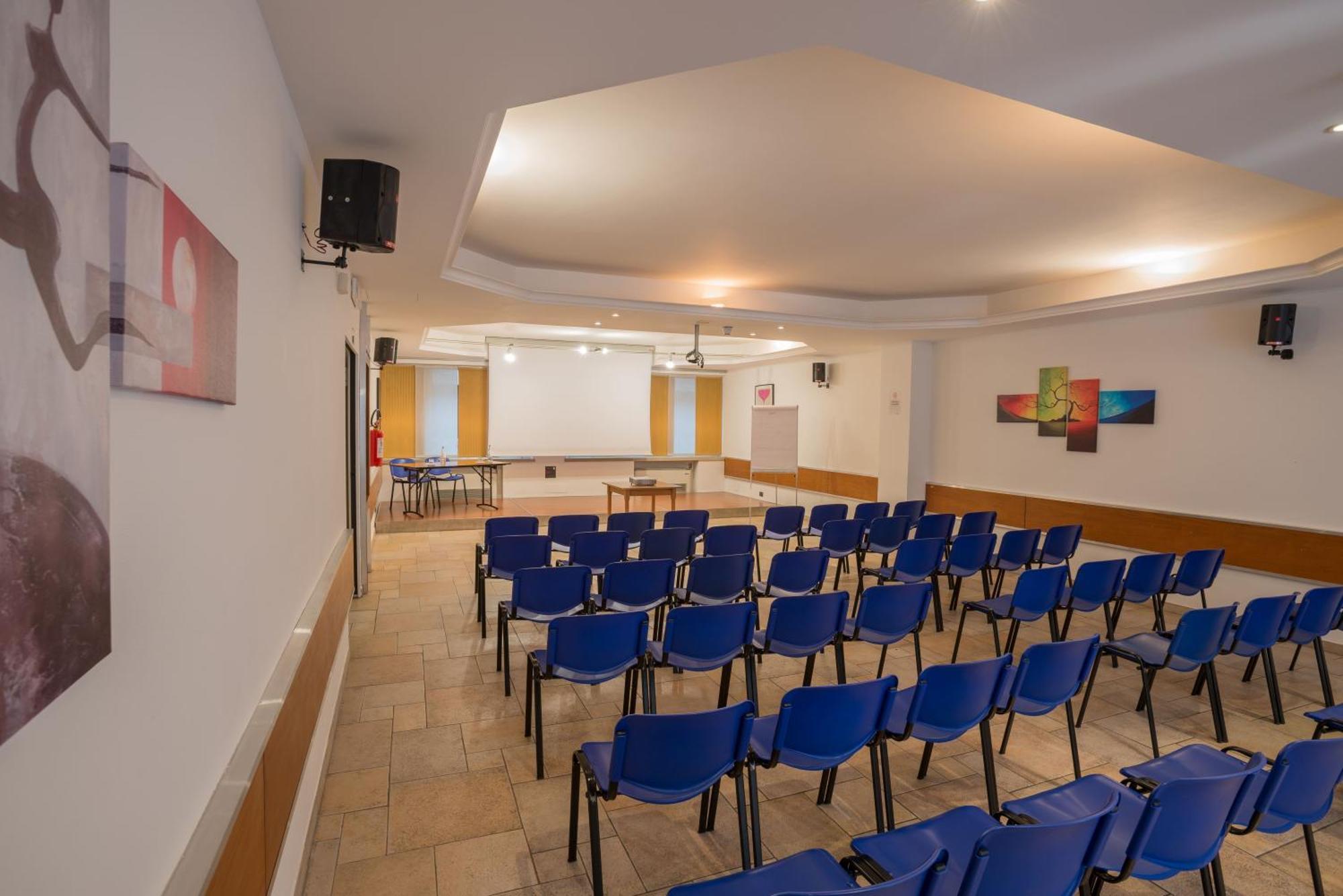 Hotel Lux Alessandria Ngoại thất bức ảnh