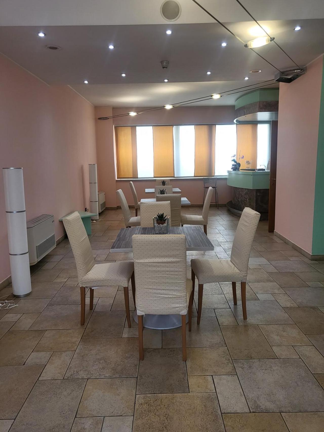 Hotel Lux Alessandria Ngoại thất bức ảnh