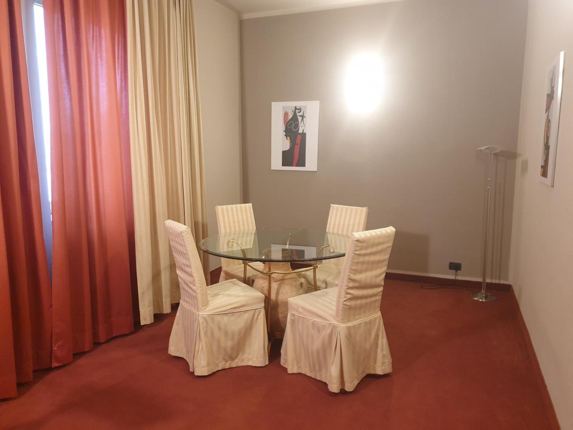 Hotel Lux Alessandria Phòng bức ảnh