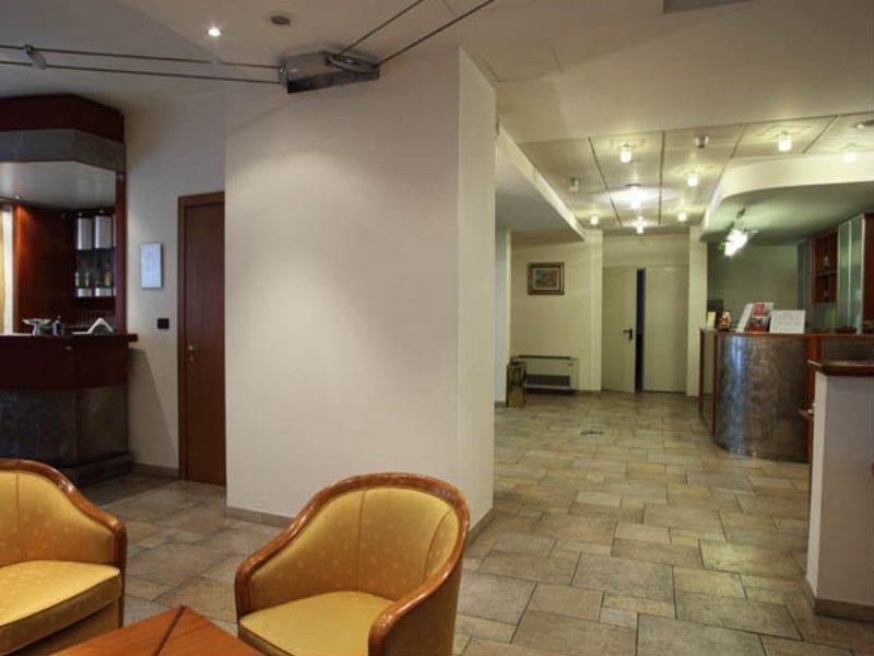 Hotel Lux Alessandria Ngoại thất bức ảnh