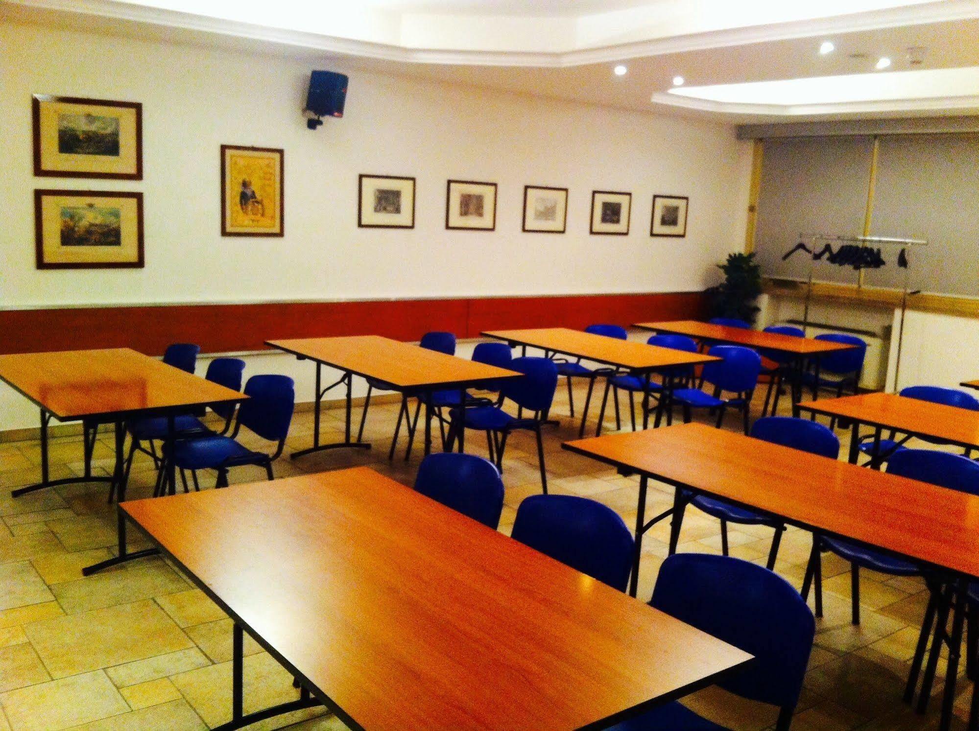 Hotel Lux Alessandria Ngoại thất bức ảnh