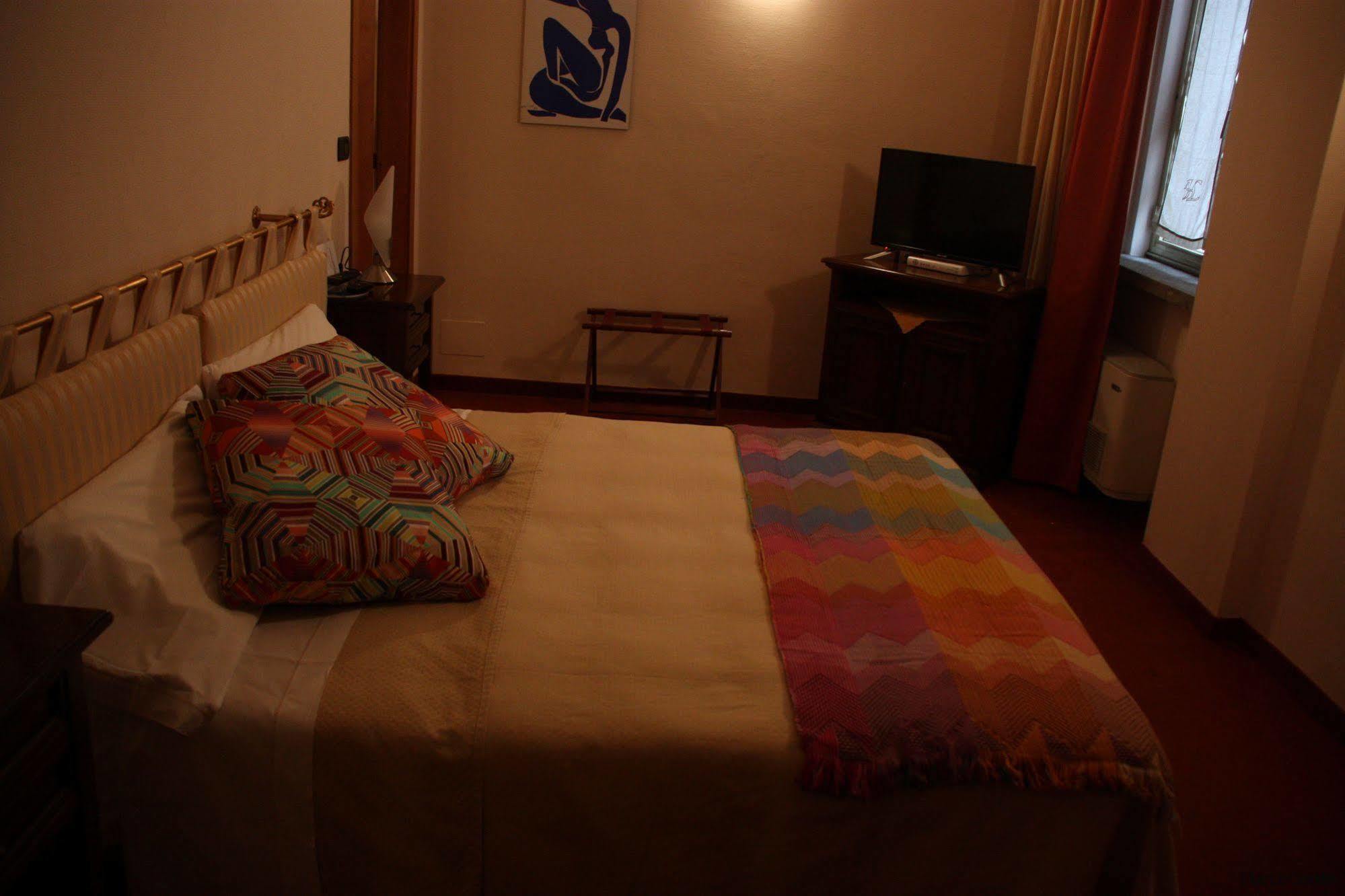 Hotel Lux Alessandria Ngoại thất bức ảnh