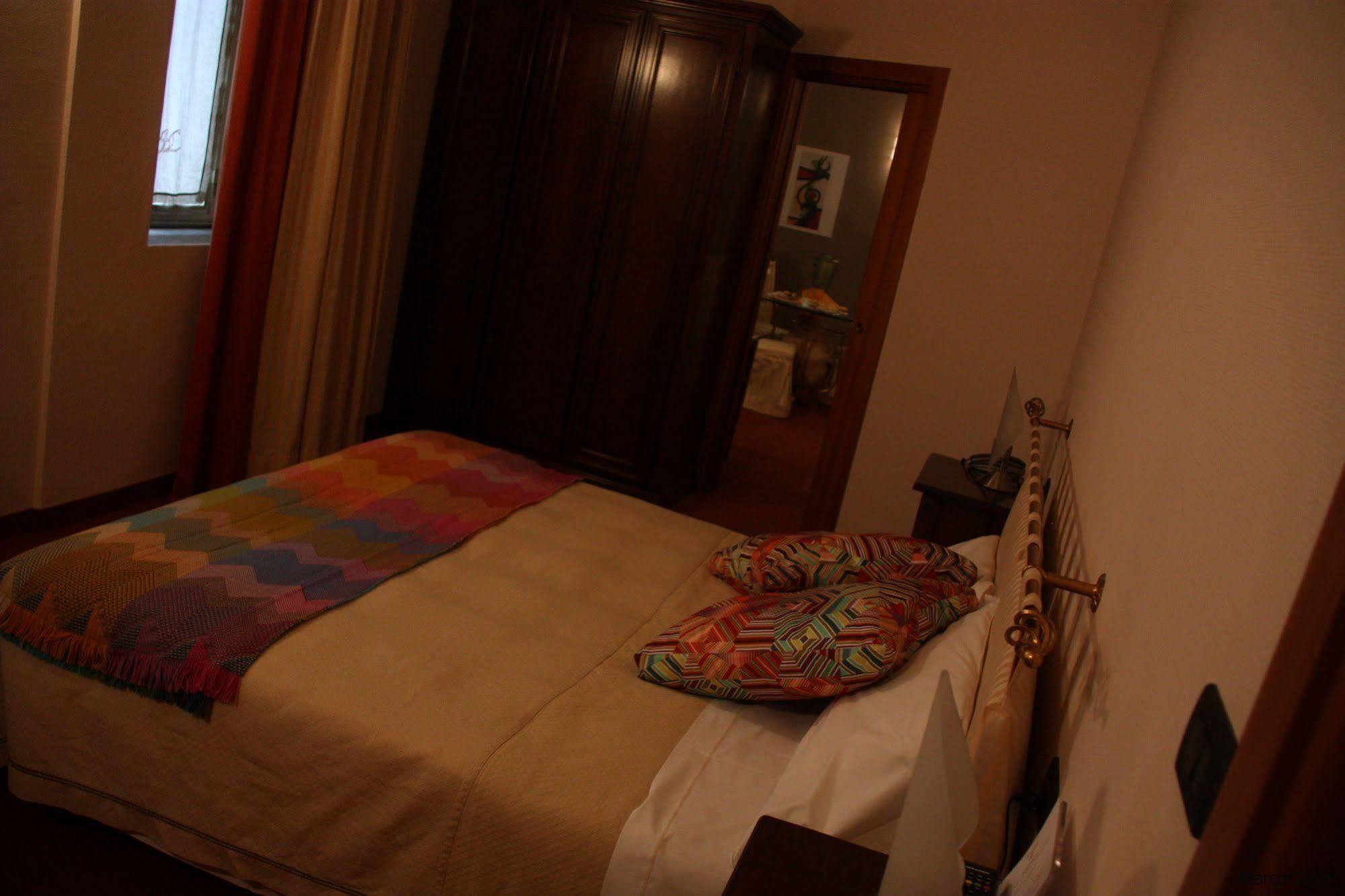 Hotel Lux Alessandria Ngoại thất bức ảnh